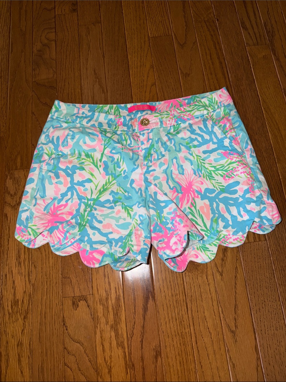 Lilly Pulitzer Tropical Scallop-Hem High-Waist Shorts